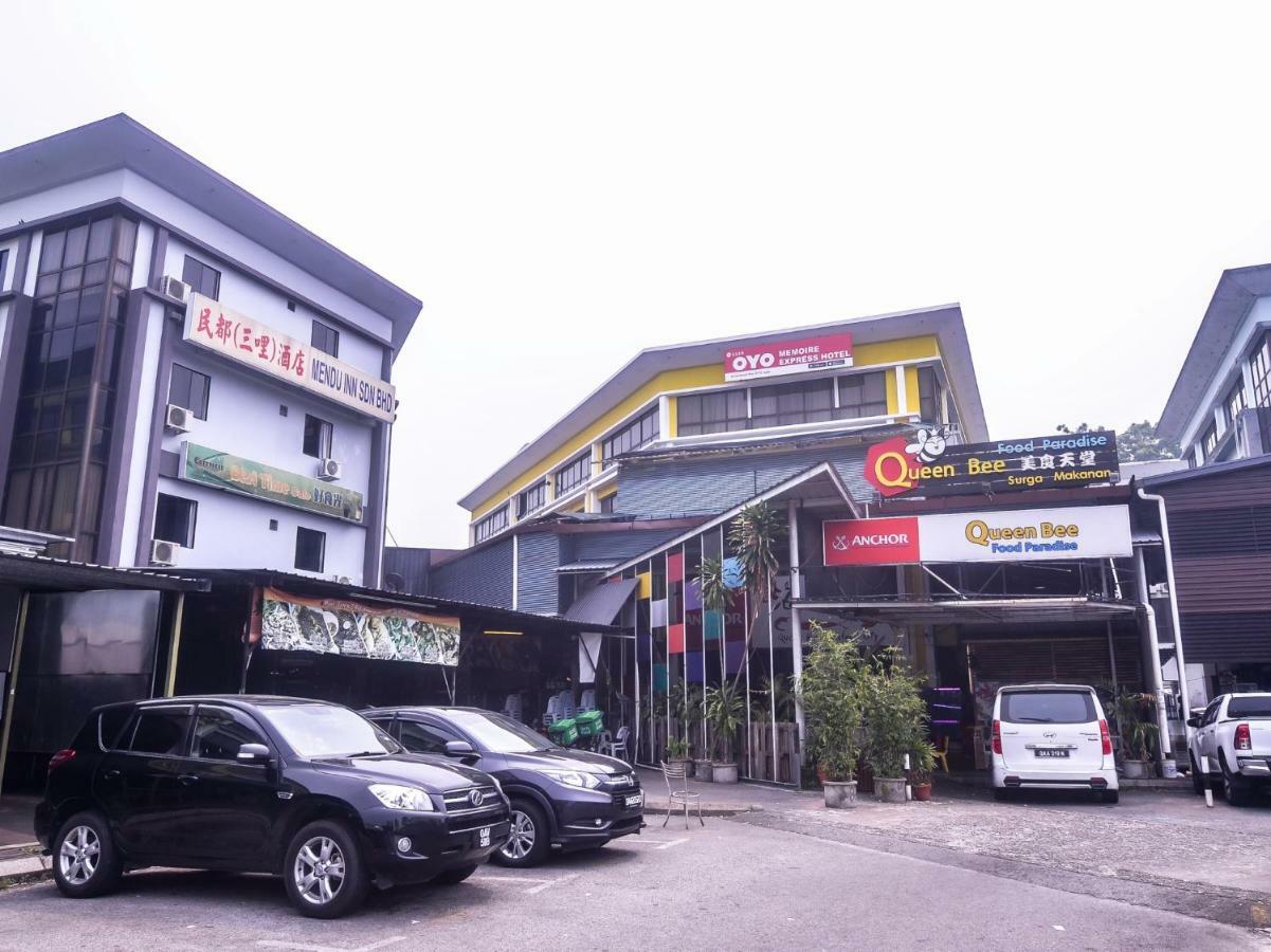 Oyo 1119 Memoire Express Hotel Kuching Exterior photo